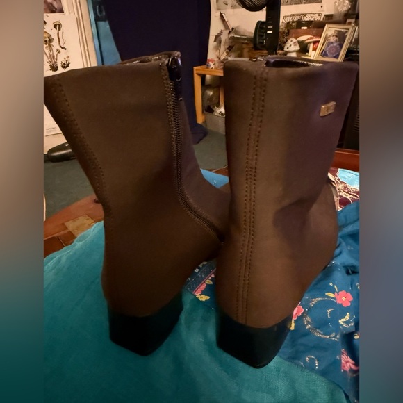 BEST Boots you can find..  lined with 100% wool to keep your feet warm n dry!! - Picture 7 of 14